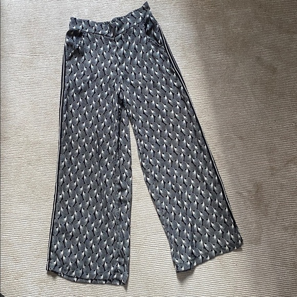 Max Studio Printed Pants Black White Striped Petal Wide Leg Pants Size M - Picture 3 of 11